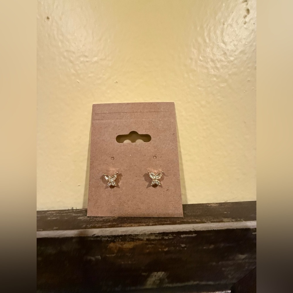 Wild Fable Gold Butterfly Earrings - Picture 2 of 3